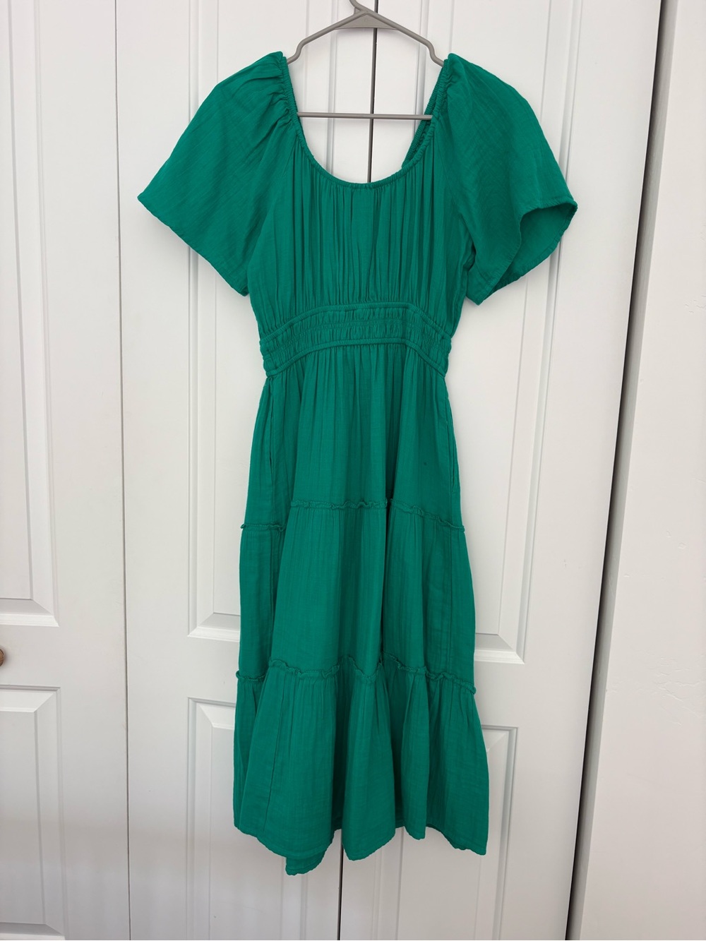 GAP Emerald Green Tiered Scoop-Neck Midi Dress
